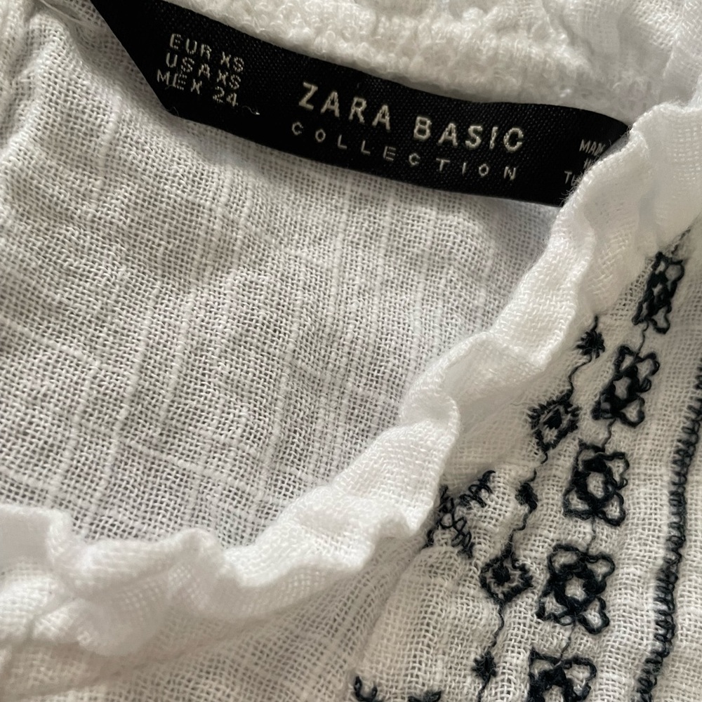 🤍 beautiful black and white Zara Basic top Size XS with 🖤capri Skimmer pants